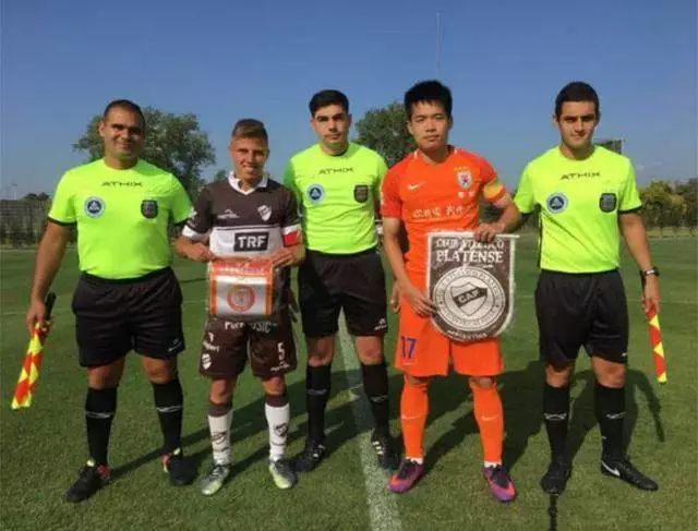 1xbet网站-斯图加特青年军崛起，U21小将包办四球大胜  